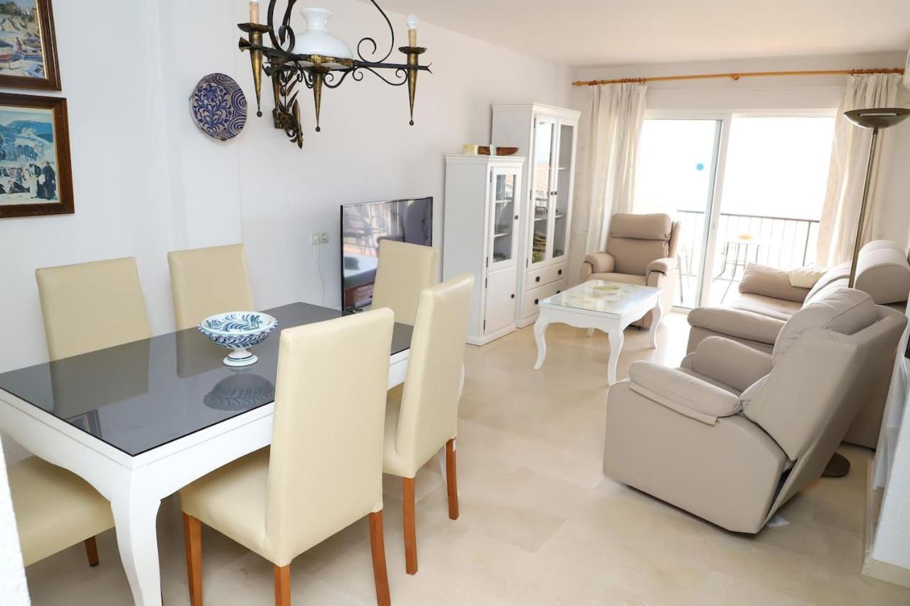 Apartamento En Nerja. Primera Linea De Playa Exterior foto